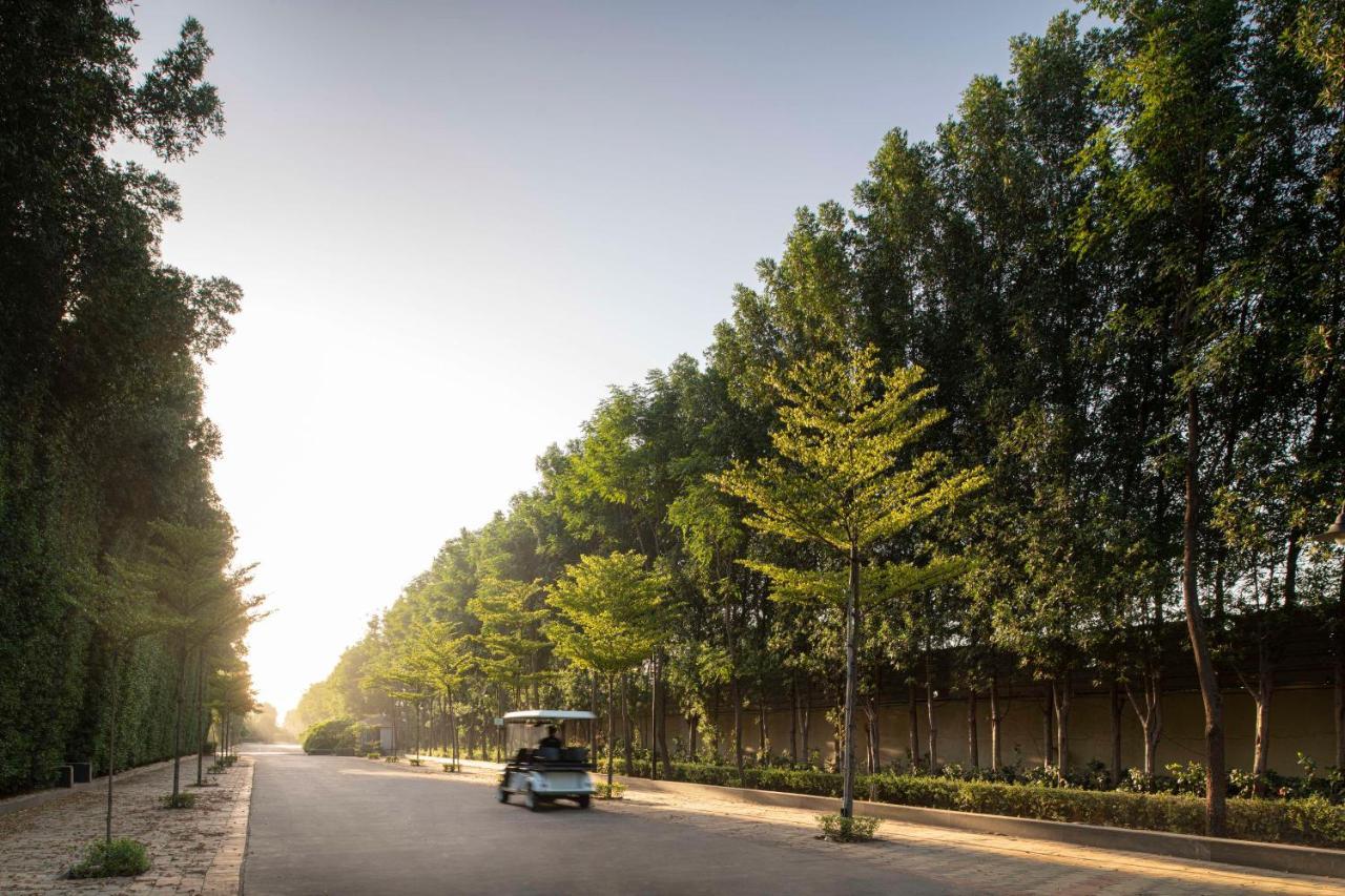 Radisson Resort & Spa Kandla Gāndhīdhām Exterior foto